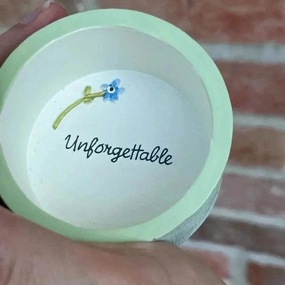 Majolein Bastin Floral Trinket Box for Hallmark Signed Unforgettable 2.5” - Picture 4 of 4